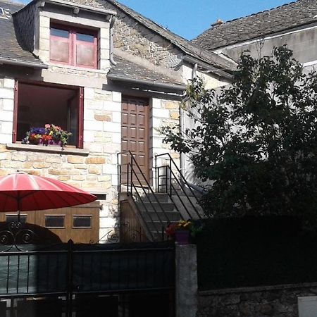 Petit Gite De La Fontaine Aumont-Aubrac Kültér fotó